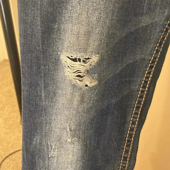 Maurice’s boot cut distressed dark wash jeans LIKE NEW size 7/8 reg - Picture 10 of 11